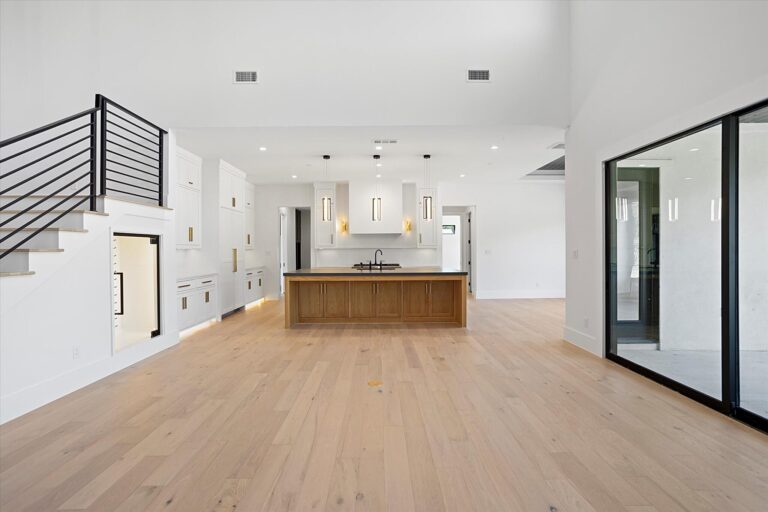 Bright and clean real estate image for Ferris home listing